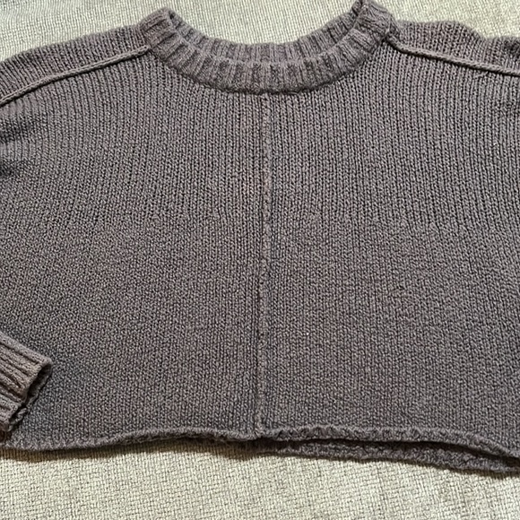 Urban Outfitters Silence + Noise Cropped Sweater - Picture 2 of 5